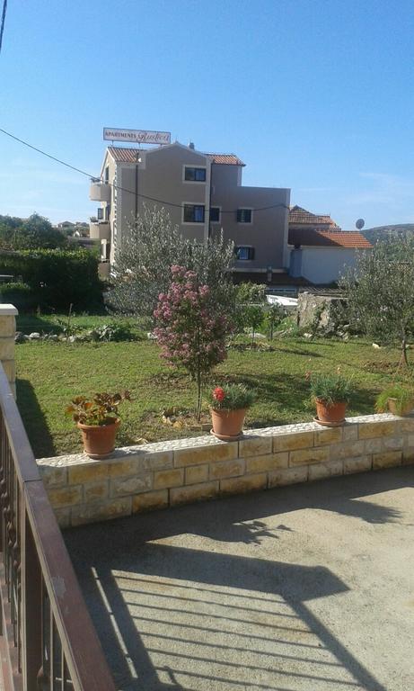 Vinka Apartments Seget Vranjica Exterior foto